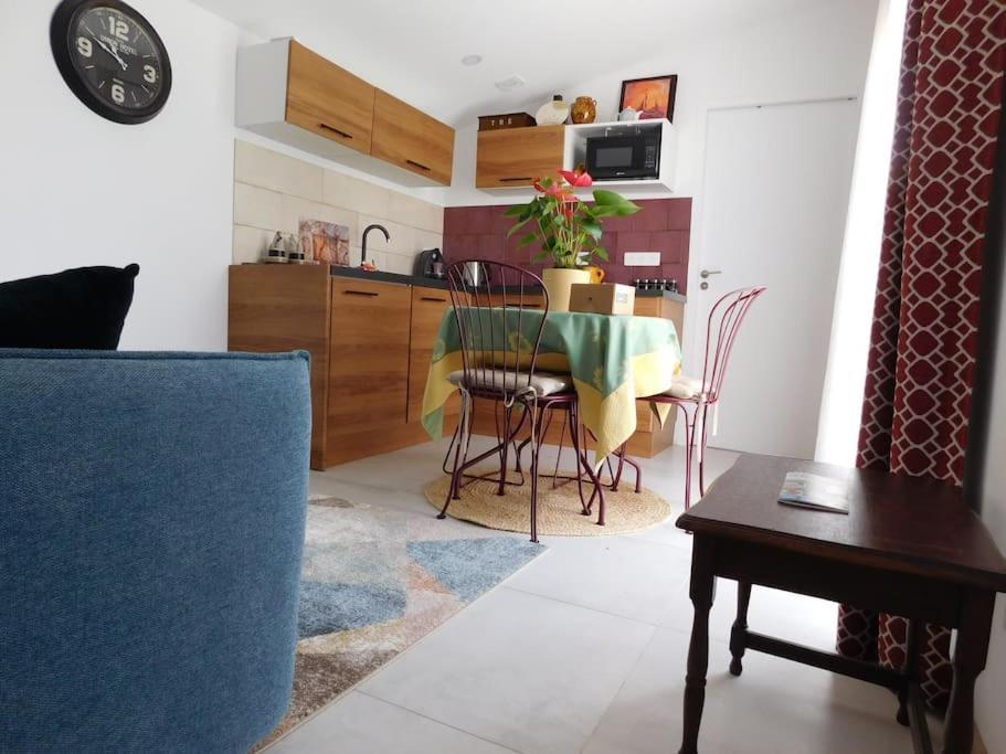 Maisonnette De Jardin Marseilles Exterior foto